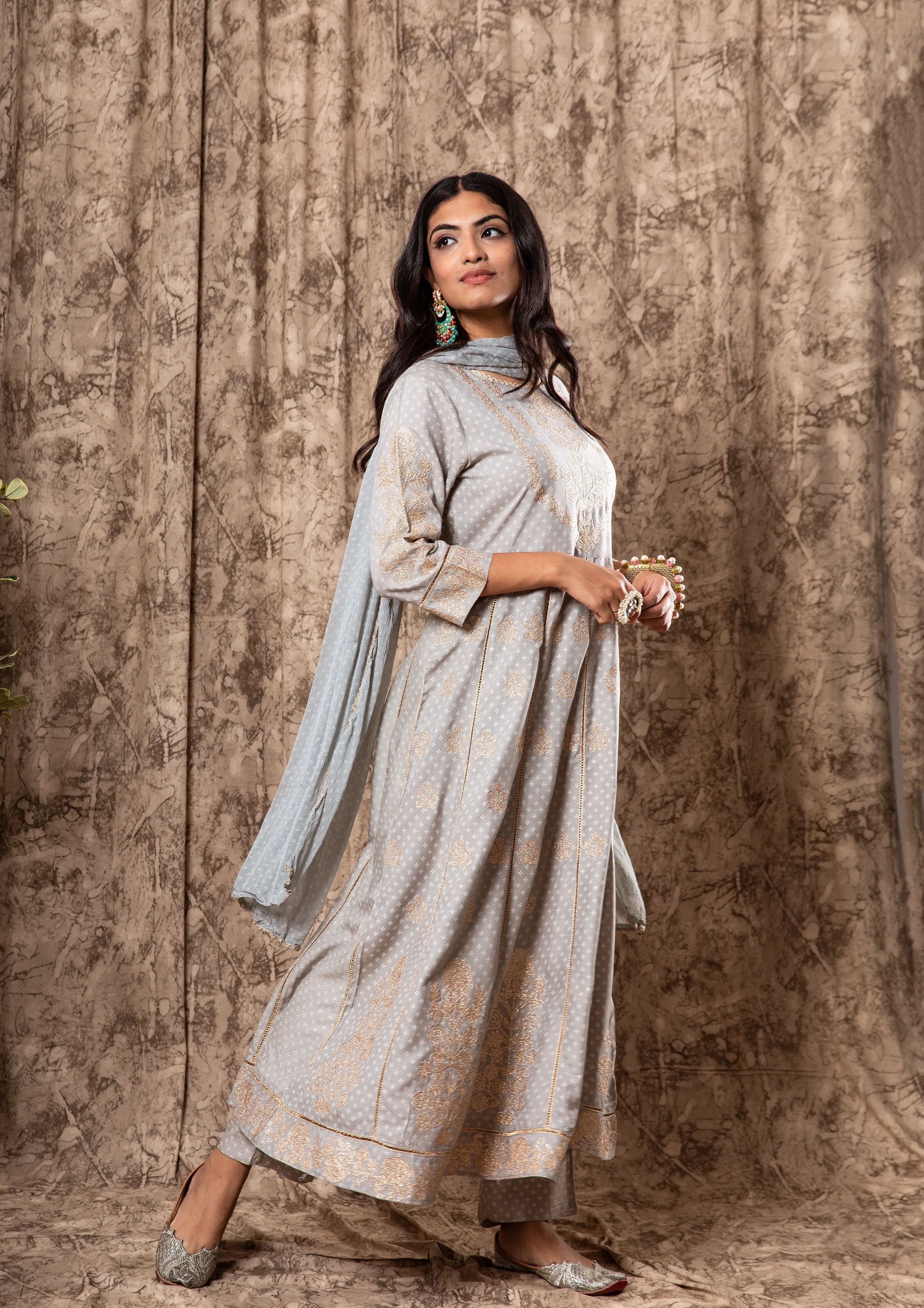 Nazakat Women's Grey Color Rayon Anarkali Kurta Pant Dupatta With Fancy Potli